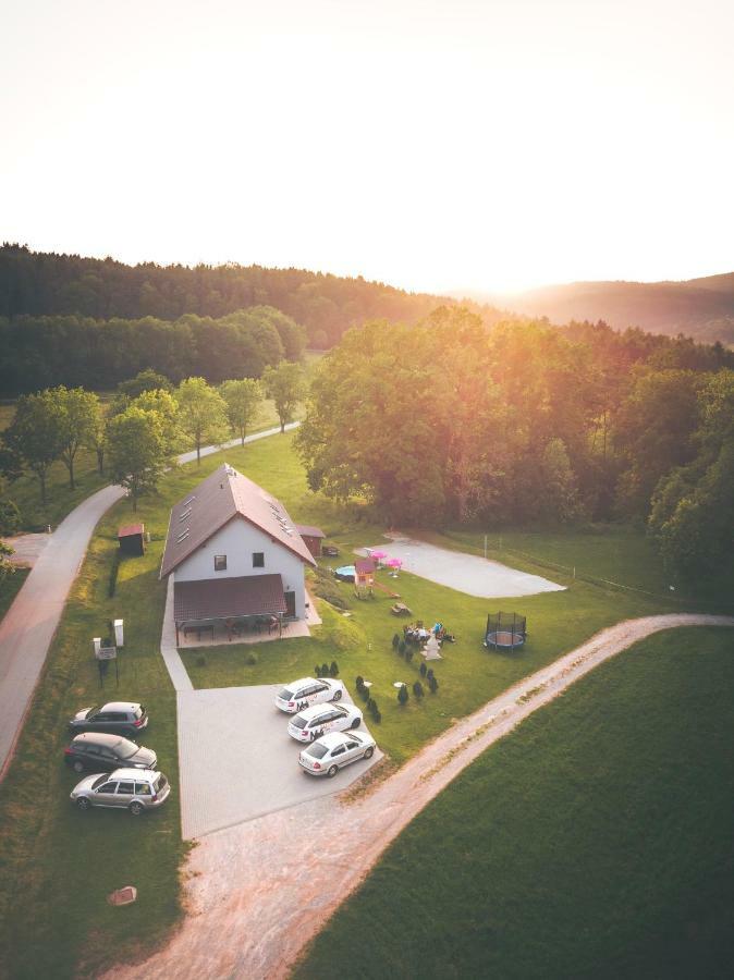 Penzion Na Podlesí ve Zlaté Koruně Zlatá Koruna Exterior foto