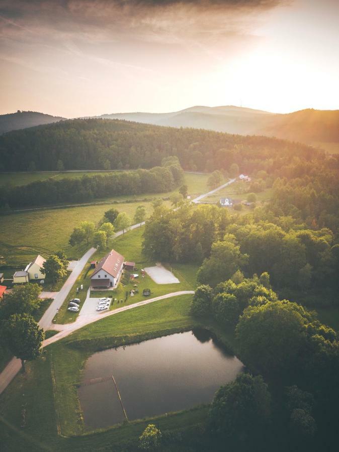 Penzion Na Podlesí ve Zlaté Koruně Zlatá Koruna Exterior foto